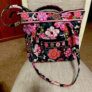 Vera Bradley zip closure large tote